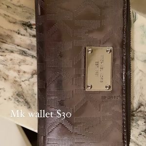 Michael kors wallet